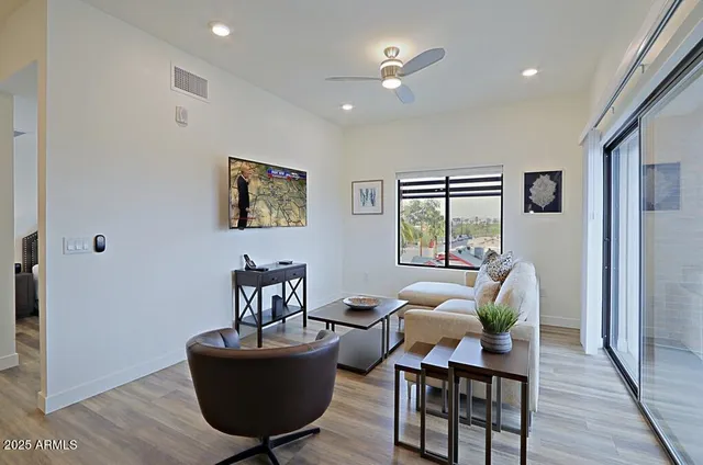 $3,600 | 475 North 9th Street, Unit 311, Phoenix, AZ 85006