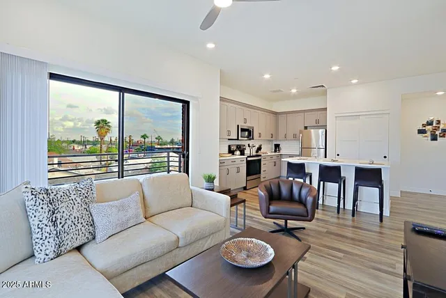 $3,600 | 475 North 9th Street, Unit 311, Phoenix, AZ 85006