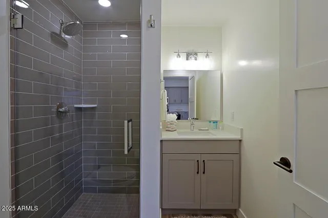 $3,600 | 475 North 9th Street, Unit 311, Phoenix, AZ 85006