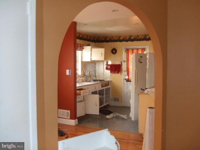 13304 Lydia Street Silver Spring, MD 20906 - Photo 4 of 24 Kitchen