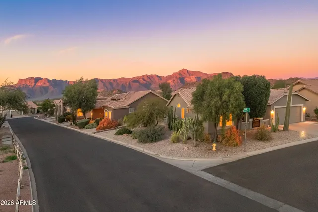$525,000 | 8054 East Birdie Lane, Gold Canyon, AZ 85118