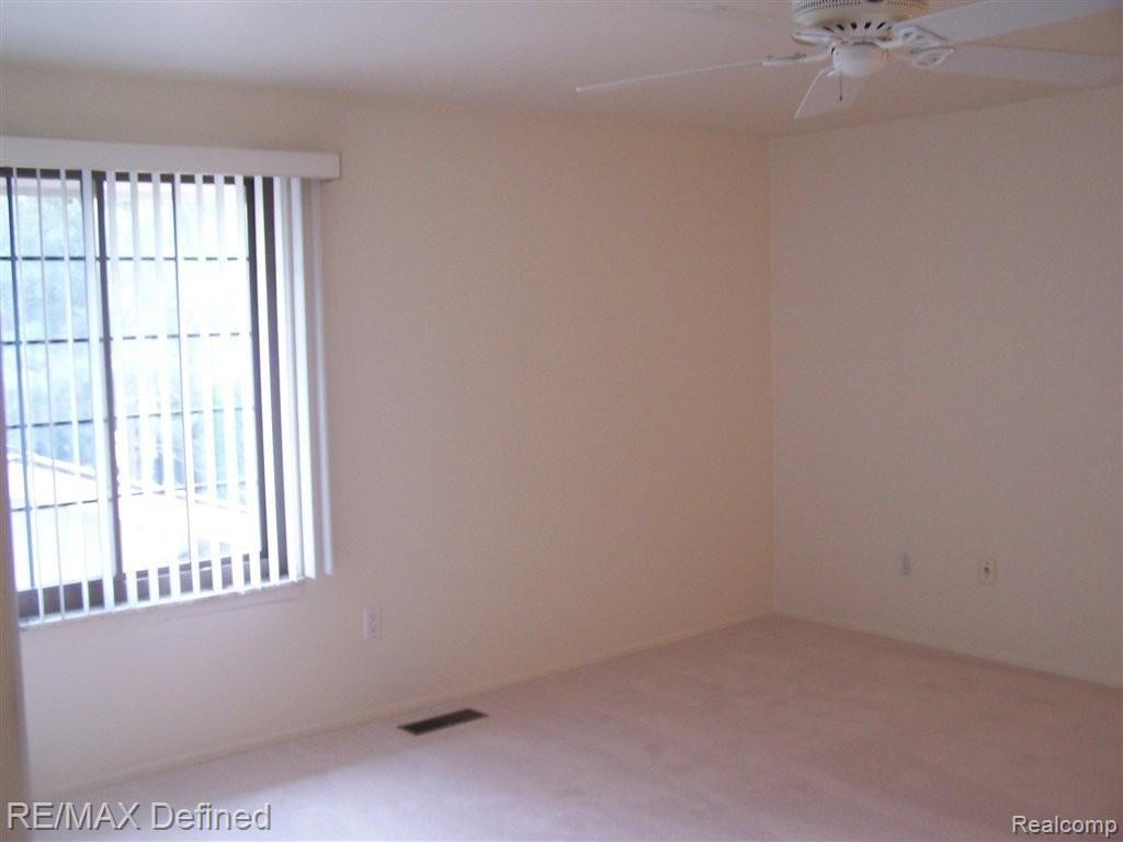 16 Kirks Court Rochester, MI 48309 - Photo 8 of 15 kirks ct 005.JPG