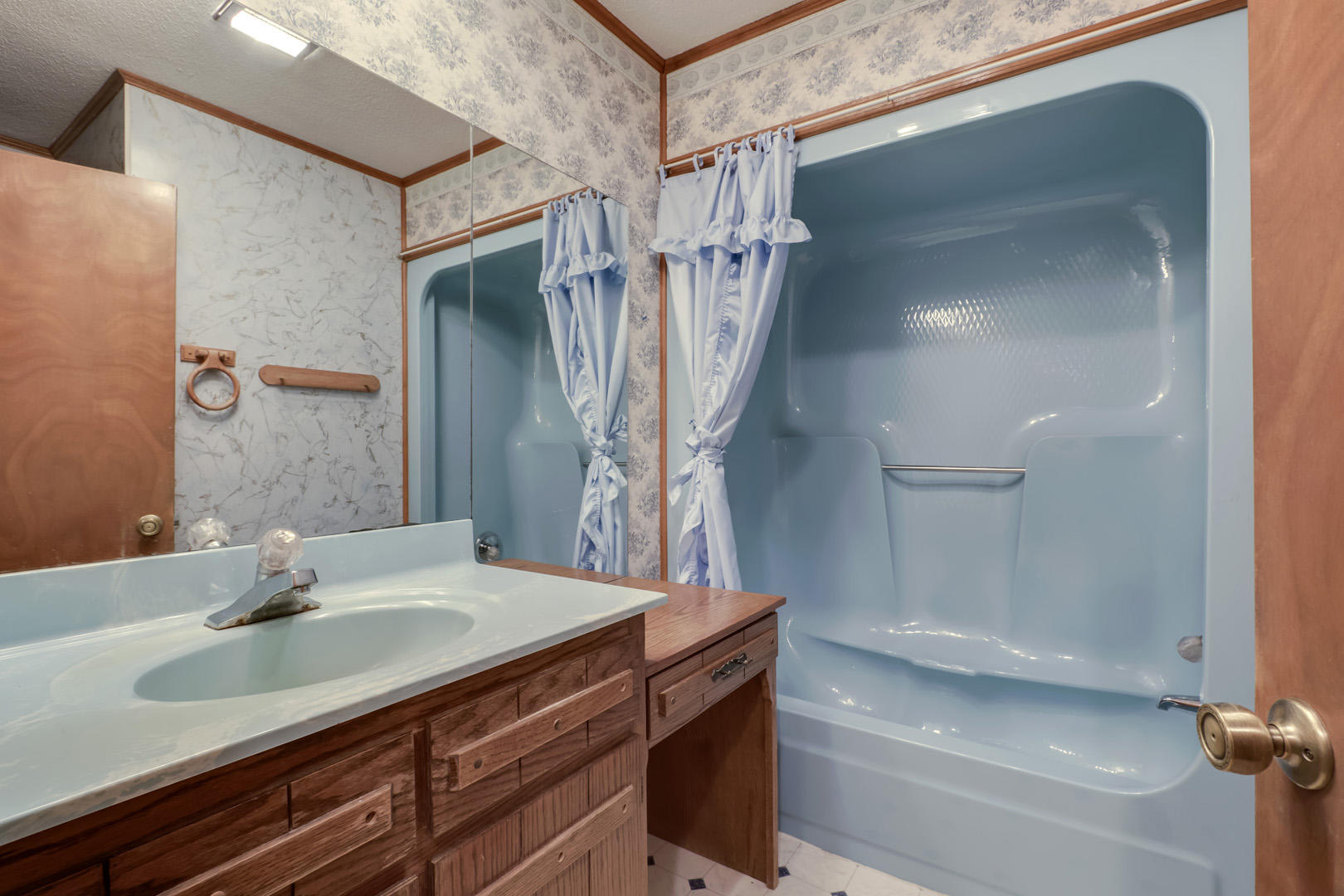 2617 Lamontville Road Decatur, TN 37322 - Photo 24 of 40 24_LamontvilleRoad_2617_GuestBath1