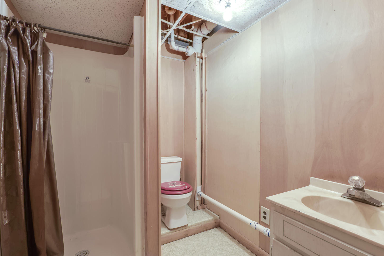 2617 Lamontville Road Decatur, TN 37322 - Photo 33 of 40 33_LamontvilleRoad_2617_GuestBath2