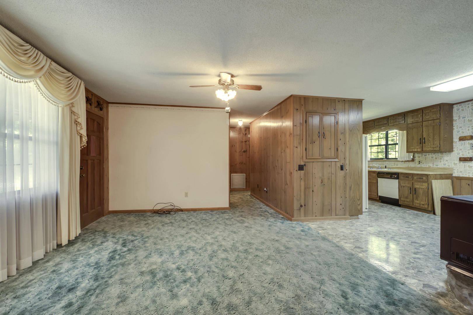 2617 Lamontville Road Decatur, TN 37322 - Photo 5 of 40 05_LamontvilleRoad_2617_Living03
