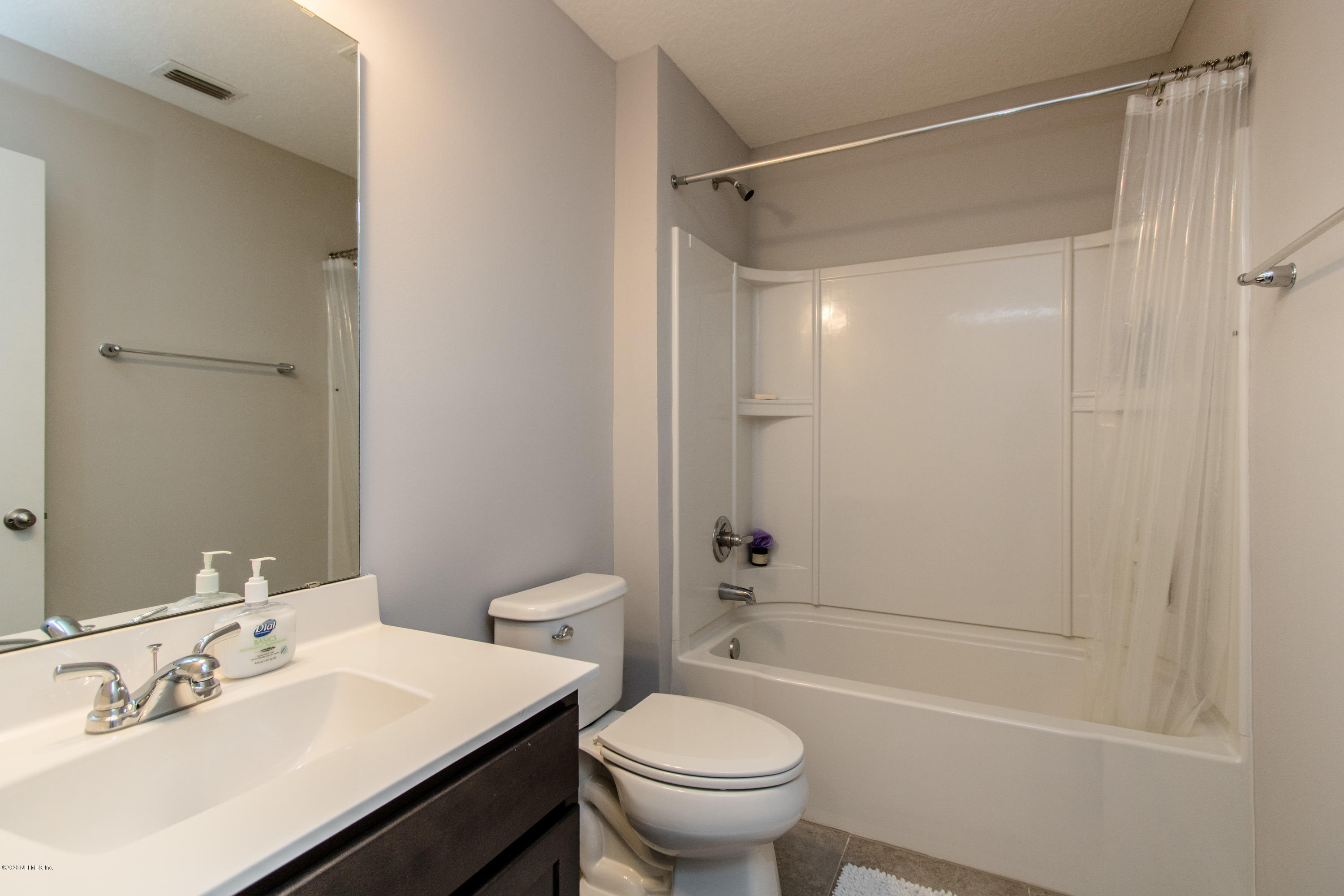 3223 Chestnut Ridge Way, Unit 17D Orange Park, FL 32065 - Photo 22 of 55 Second Bath (upstairs)