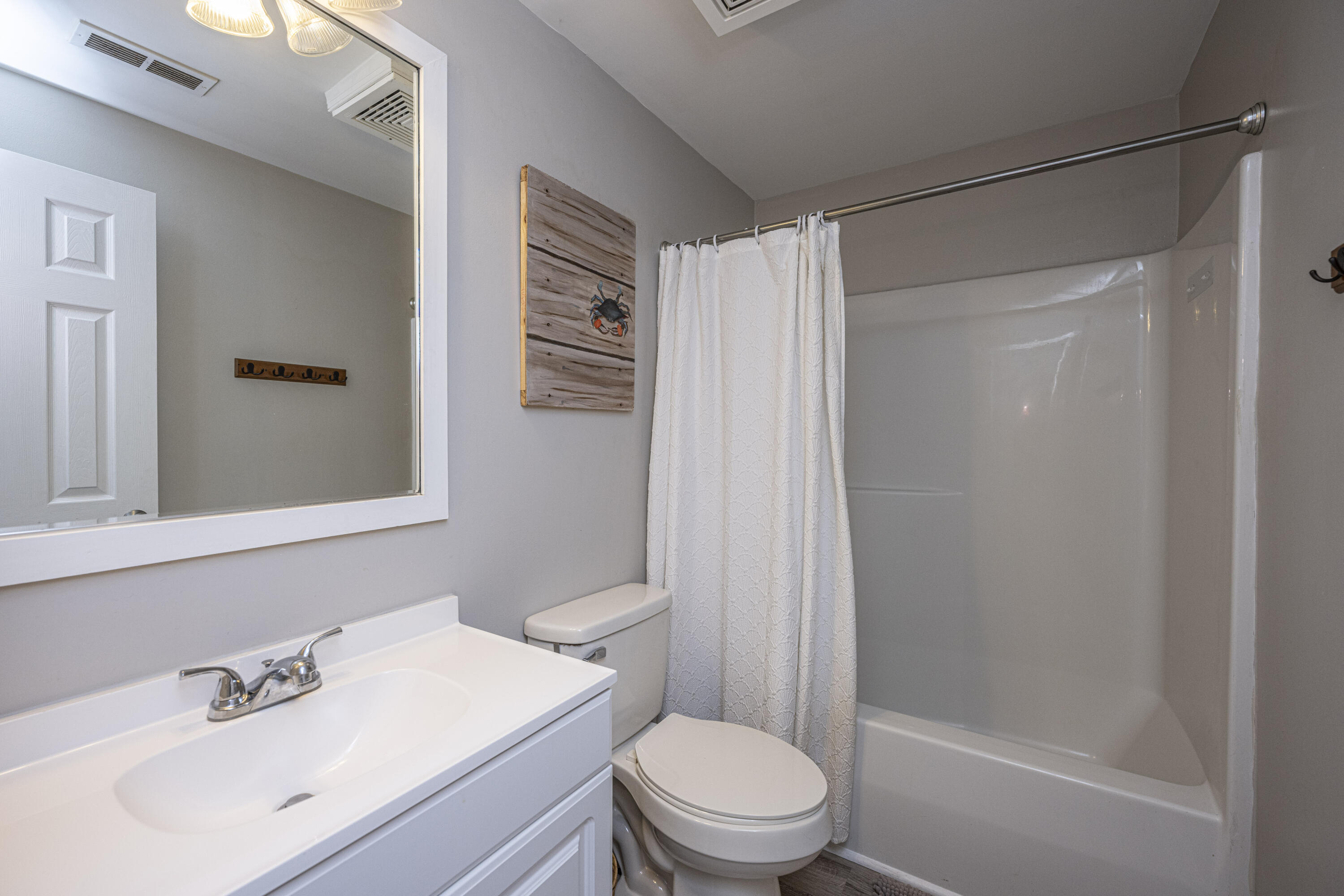 1530 Fort Johnson Road, Unit 4H Charleston, SC 29412 - Photo 12 of 24 Hall Bath