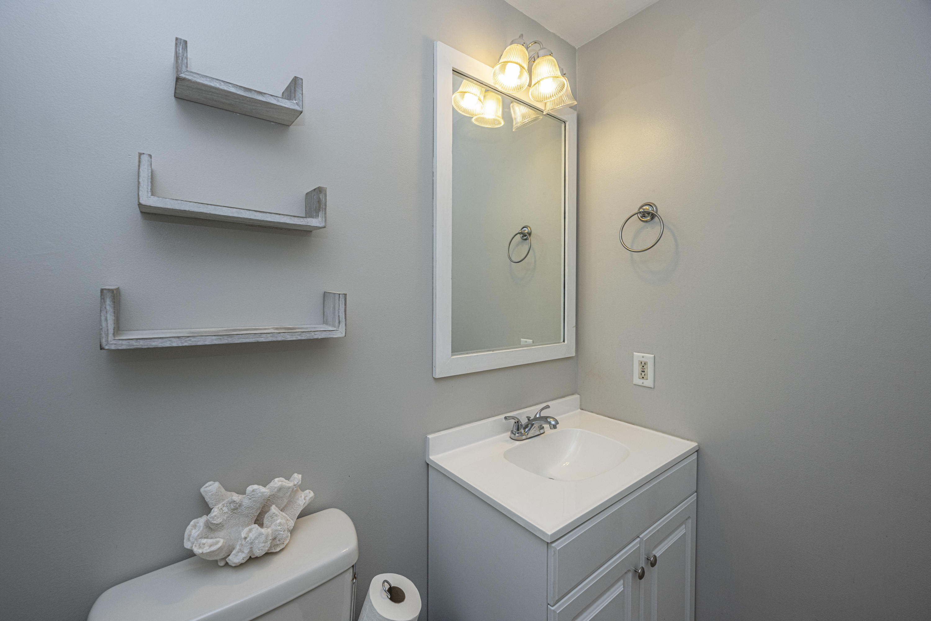 1530 Fort Johnson Road, Unit 4H Charleston, SC 29412 - Photo 18 of 24 master Bath