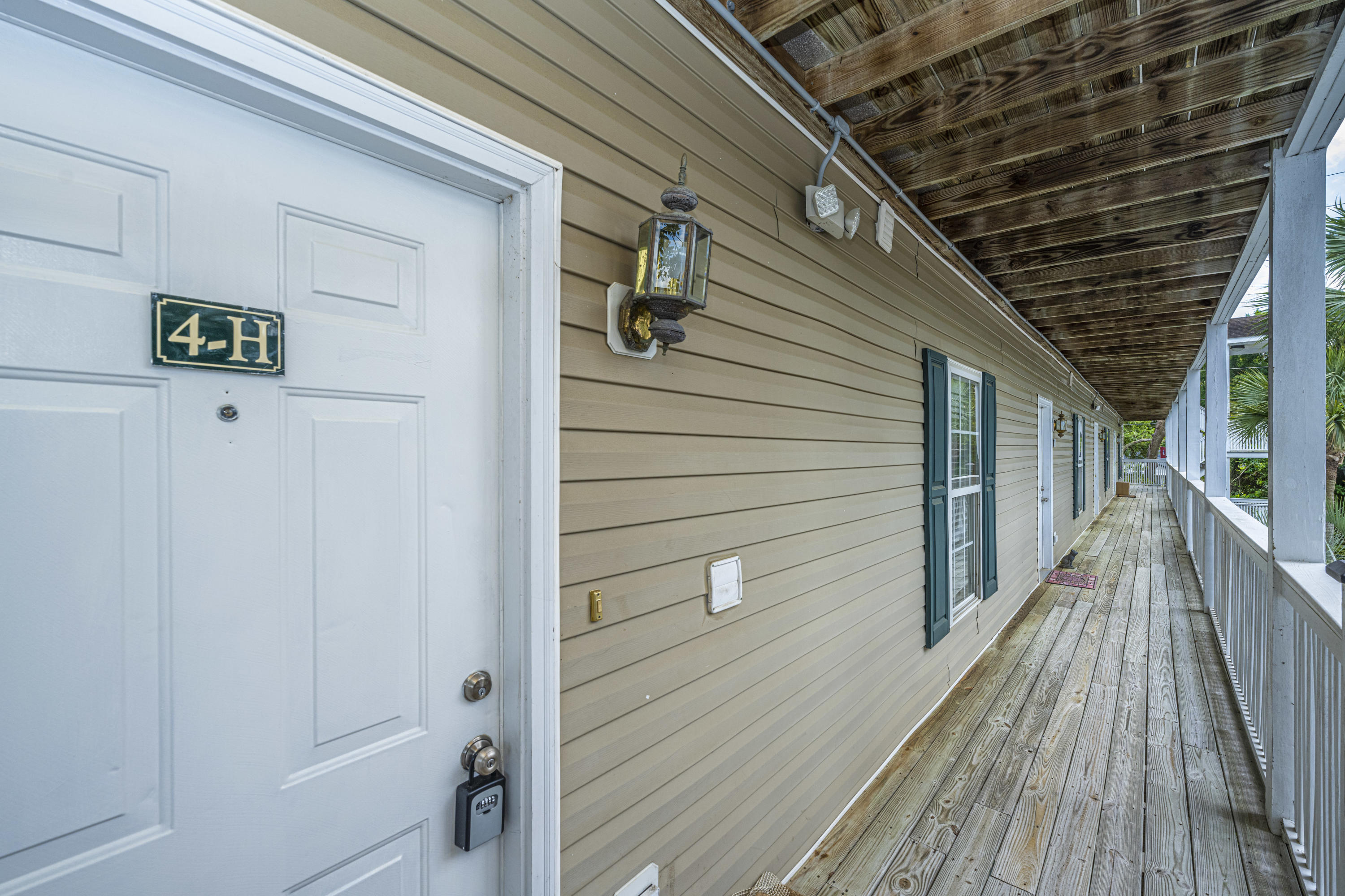 1530 Fort Johnson Road, Unit 4H Charleston, SC 29412 - Photo 22 of 24 Entrance