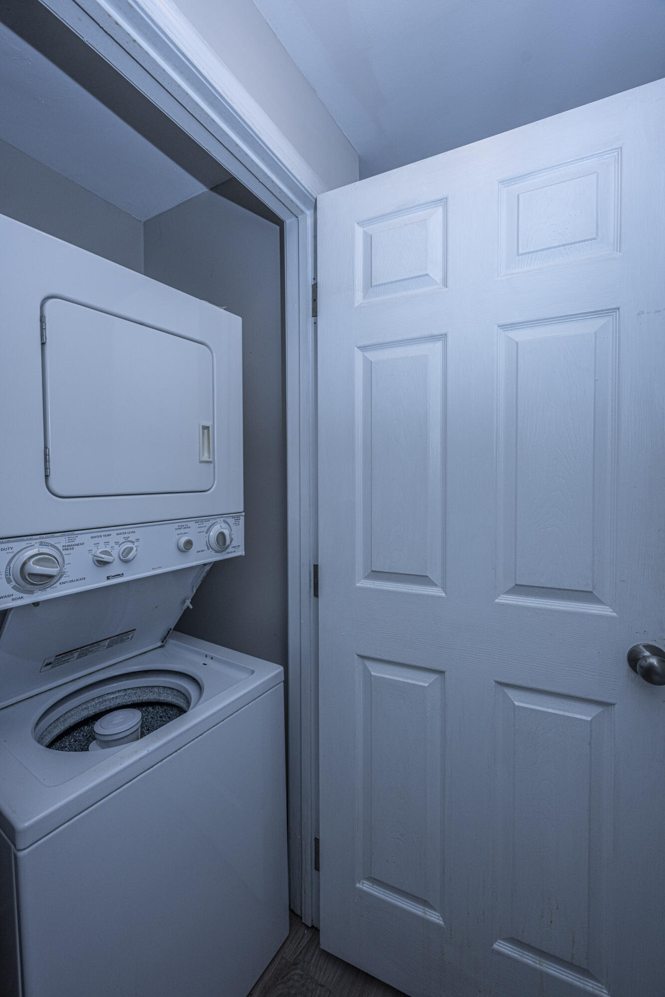 1530 Fort Johnson Road, Unit 4H Charleston, SC 29412 - Photo 5 of 24 Laundry Closet