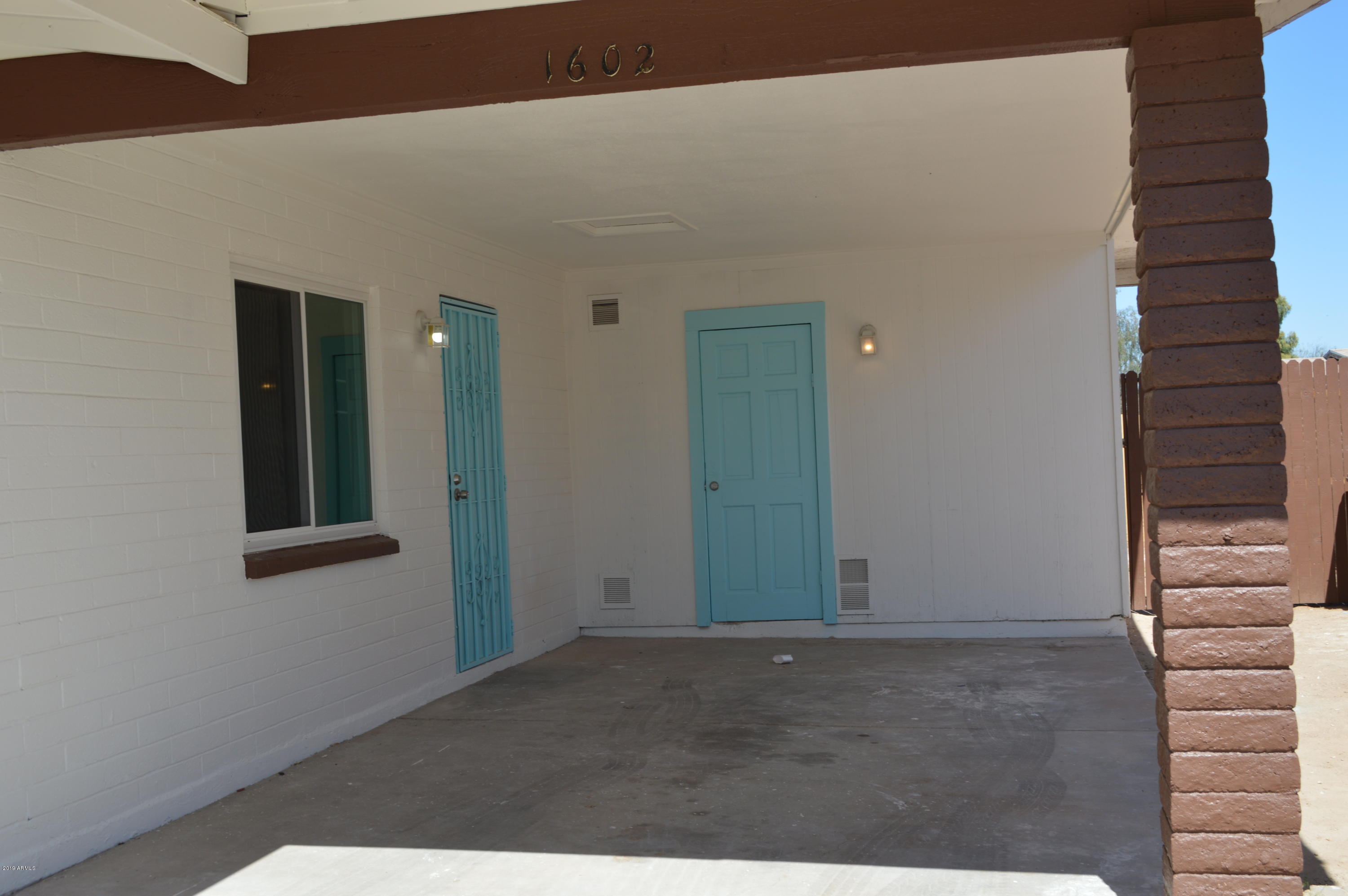 1602 West Darrel Road Phoenix, AZ 85041 - Photo 5 of 39 DSC_0340