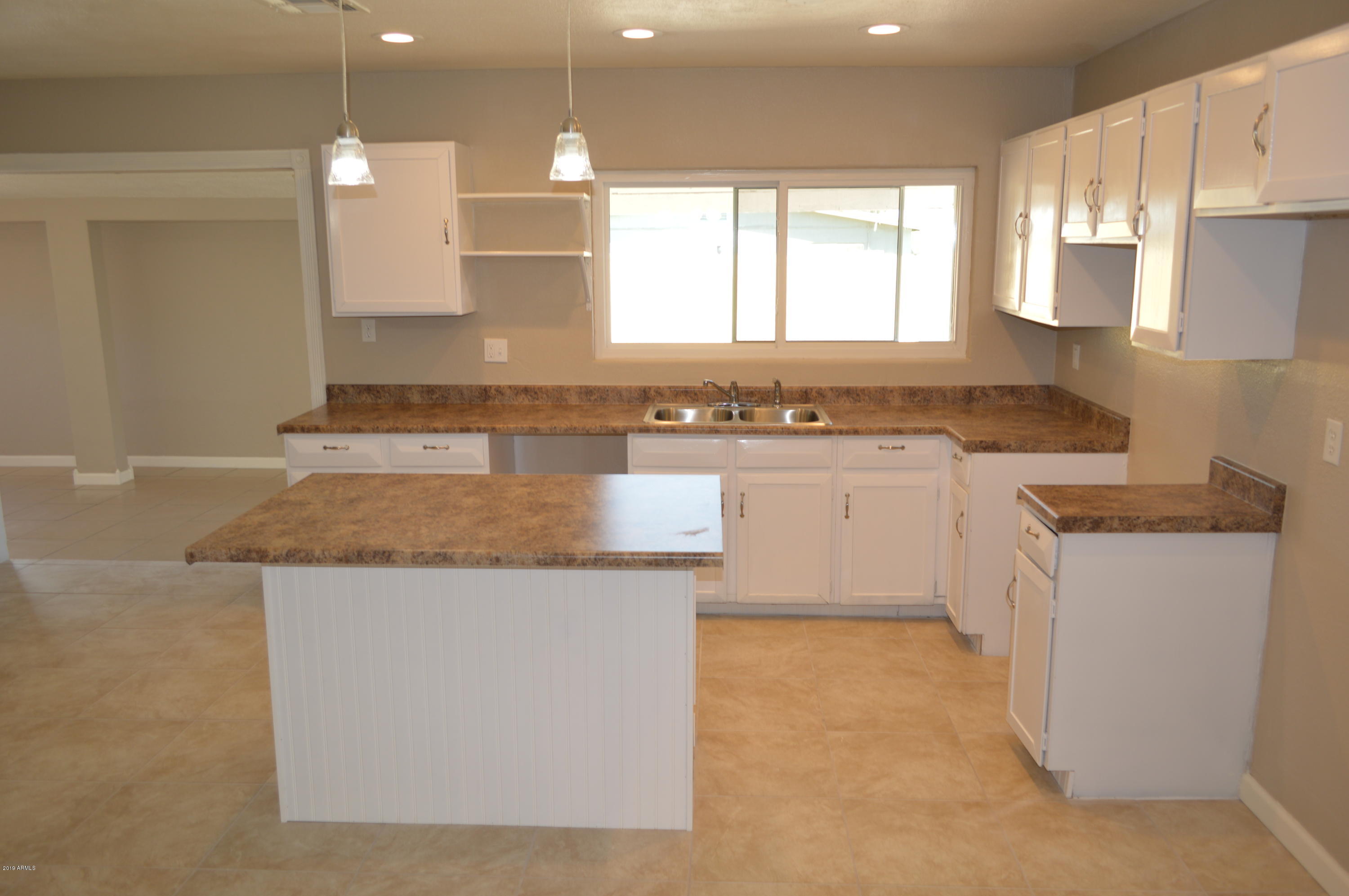 1602 West Darrel Road Phoenix, AZ 85041 - Photo 8 of 39 DSC_0350