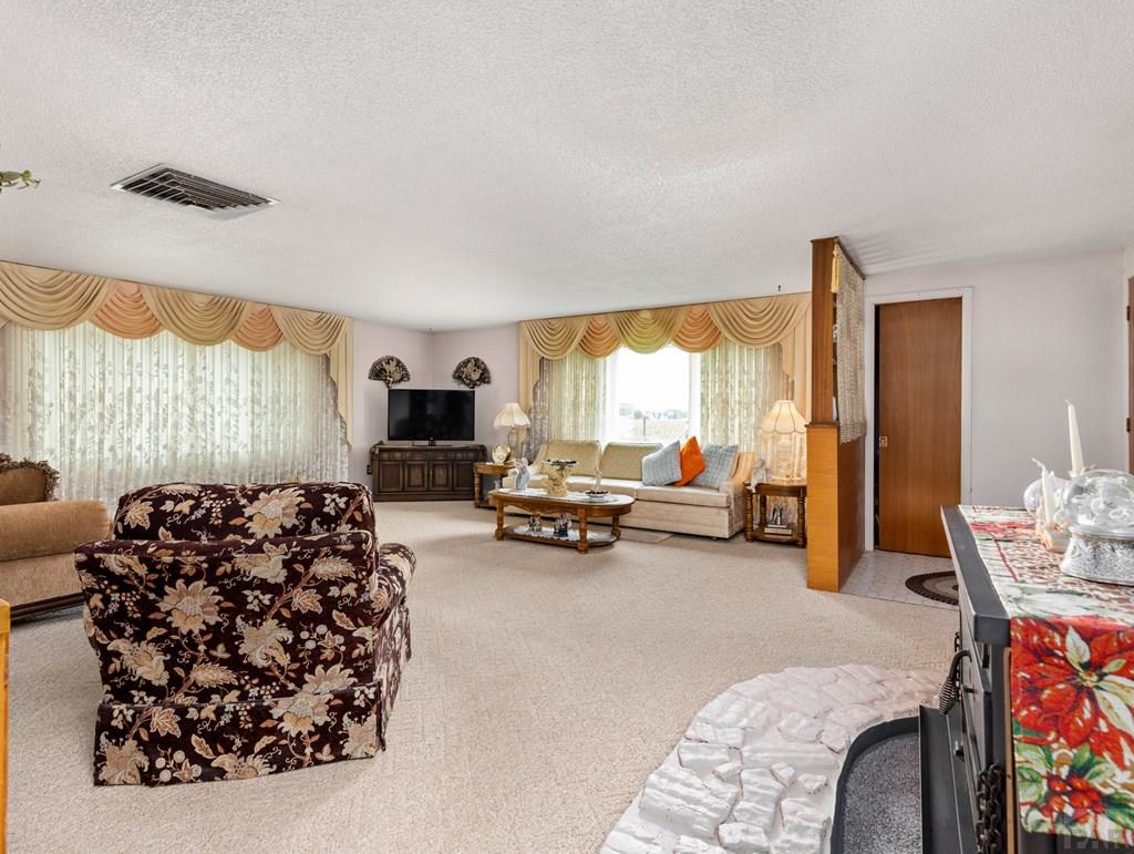 2226 Hillside Road Pueblo, CO 81006 - Photo 17 of 50 Gallery Image 17