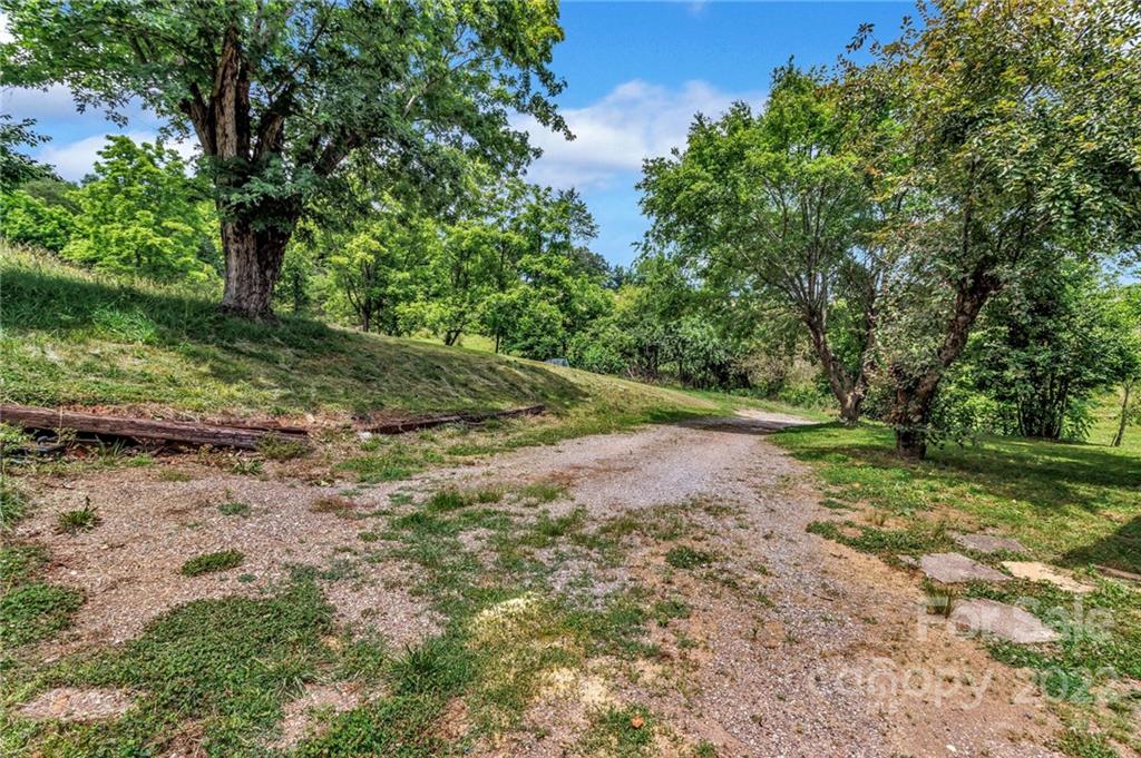 193 Embler Road Alexander, NC 28701 - Photo 30 of 32 Gallery Image 30