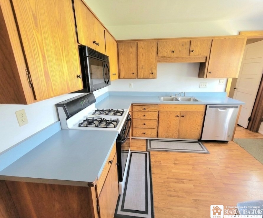 80 Myrtle Street Jamestown, NY 14701 - Photo 4 of 25 vs