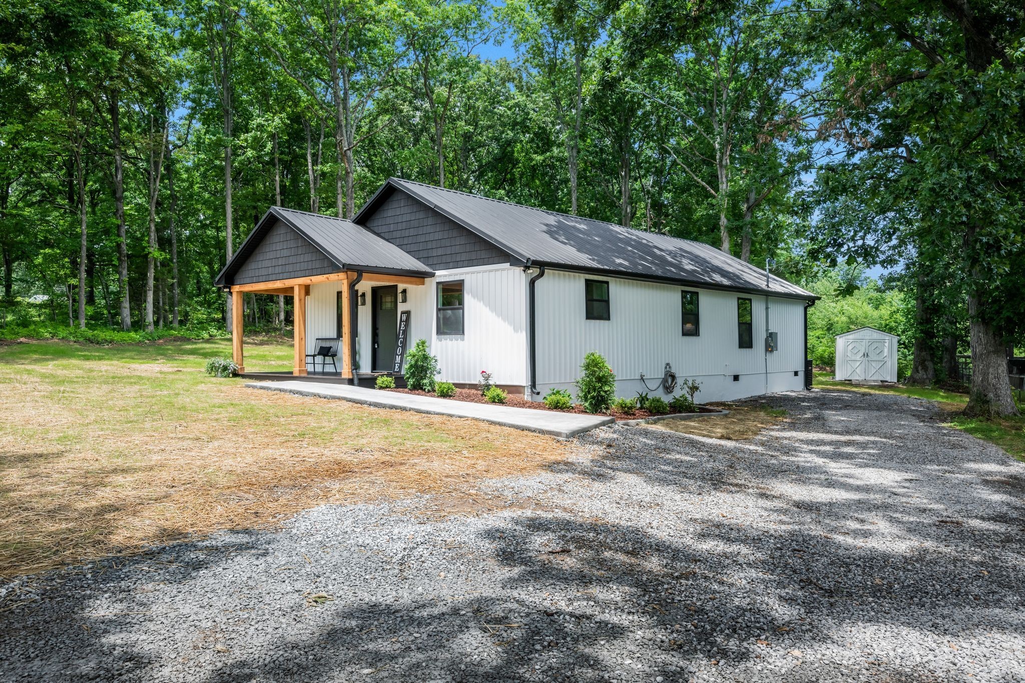 704 Pond Road Dickson, TN 37055 - Photo 4 of 30 Gallery Image 4