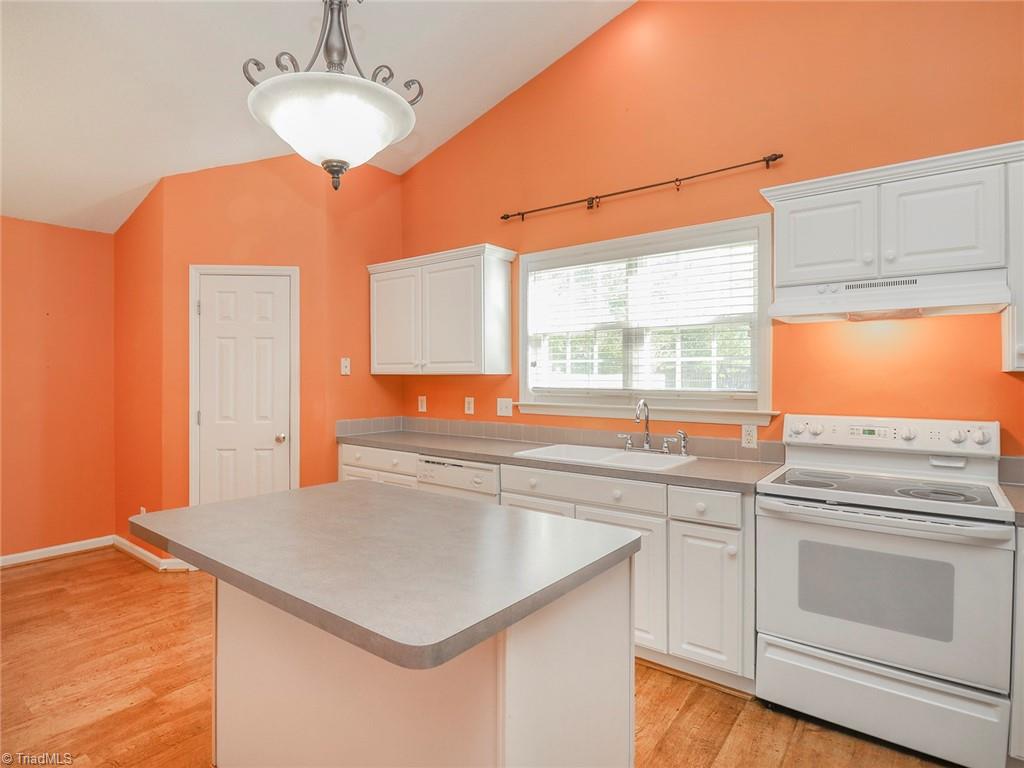 4229 Beacon Ridge Drive High Point, NC 27265 - Photo 14 of 30 Gallery Image 14