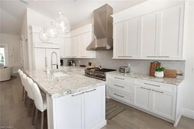 $105,000 | 875 Gulf Shore Boulevard South, Naples, FL 34102