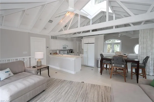 $105,000 | 875 Gulf Shore Boulevard South, Naples, FL 34102