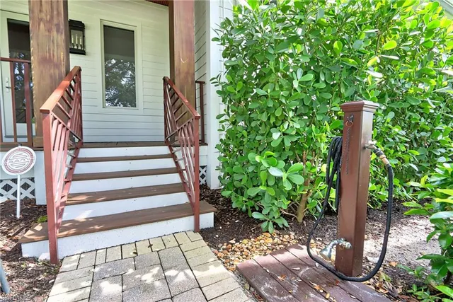 $105,000 | 875 Gulf Shore Boulevard South, Naples, FL 34102