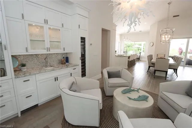 $105,000 | 875 Gulf Shore Boulevard South, Naples, FL 34102