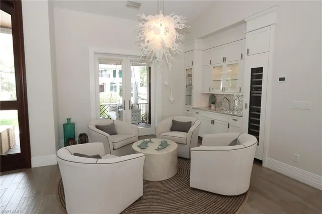 $105,000 | 875 Gulf Shore Boulevard South, Naples, FL 34102