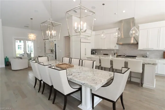 $105,000 | 875 Gulf Shore Boulevard South, Naples, FL 34102