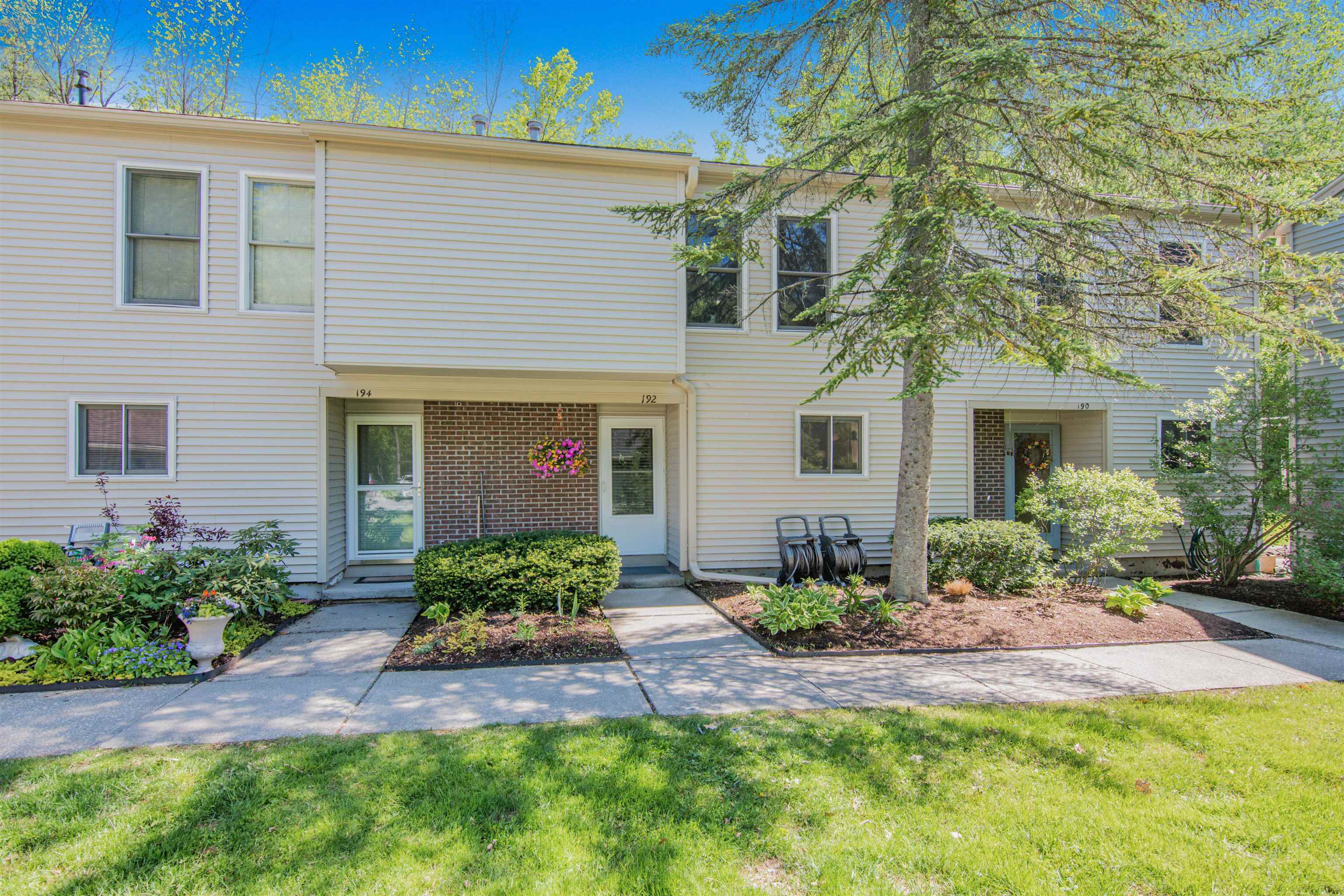 192 Locust Hill Road Shelburne, VT 05482 - Photo 2 of 40 Gallery Image 2
