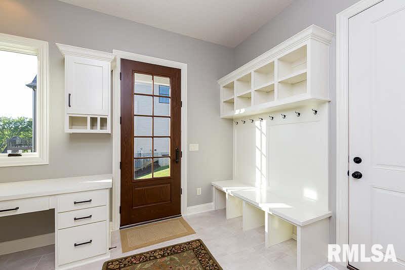 6256 Cardinal Road Bettendorf, IA 52722 - Photo 12 of 24 Gallery Image 12