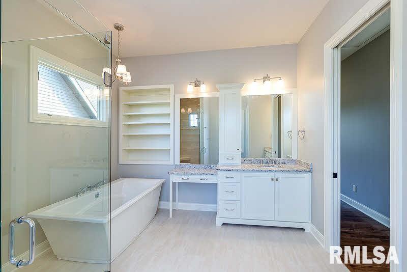 6256 Cardinal Road Bettendorf, IA 52722 - Photo 14 of 24 Gallery Image 14