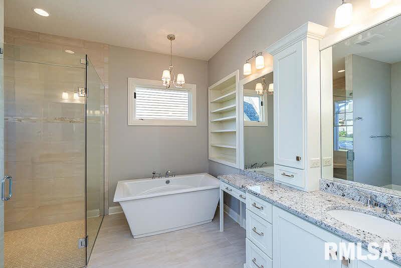 6256 Cardinal Road Bettendorf, IA 52722 - Photo 15 of 24 Gallery Image 15