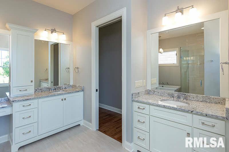 6256 Cardinal Road Bettendorf, IA 52722 - Photo 16 of 24 Gallery Image 16