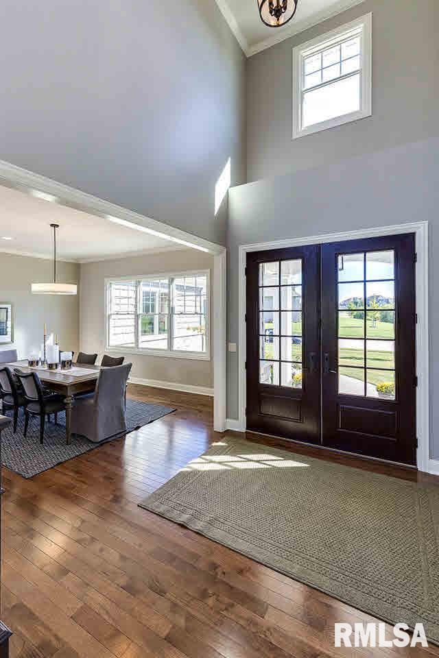 6256 Cardinal Road Bettendorf, IA 52722 - Photo 2 of 24 Gallery Image 2