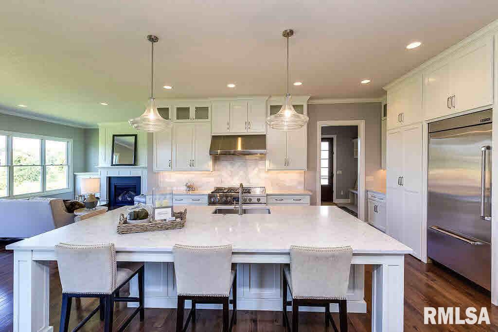 6256 Cardinal Road Bettendorf, IA 52722 - Photo 5 of 24 Gallery Image 5