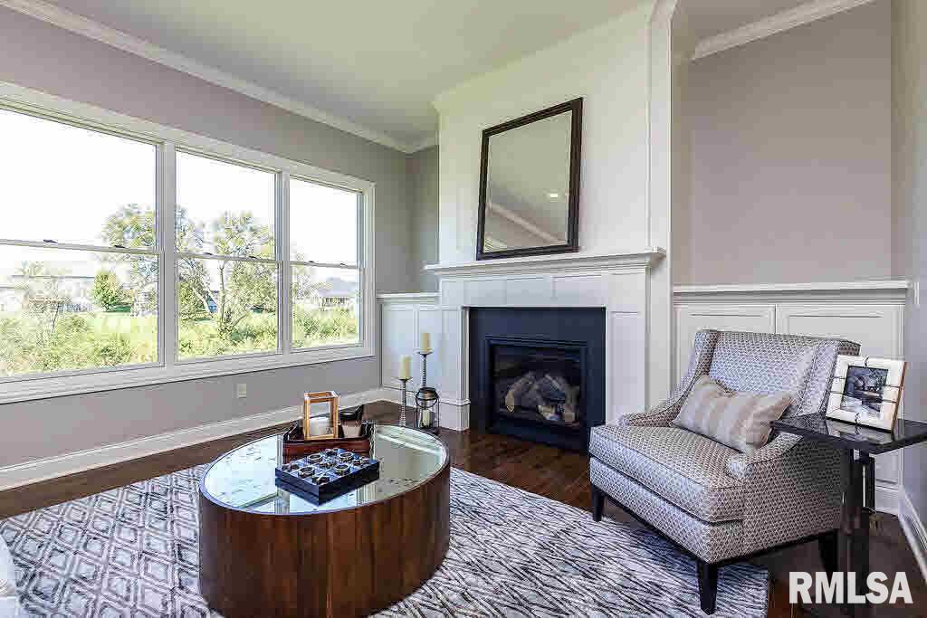 6256 Cardinal Road Bettendorf, IA 52722 - Photo 10 of 24 Gallery Image 10