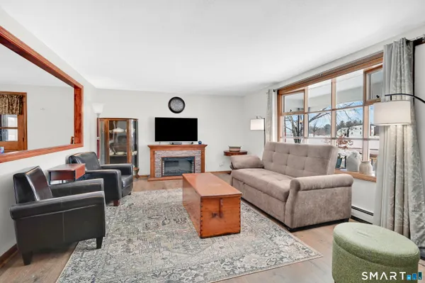 $357,900 | 33 Harrington Road, East Windsor, CT 06016