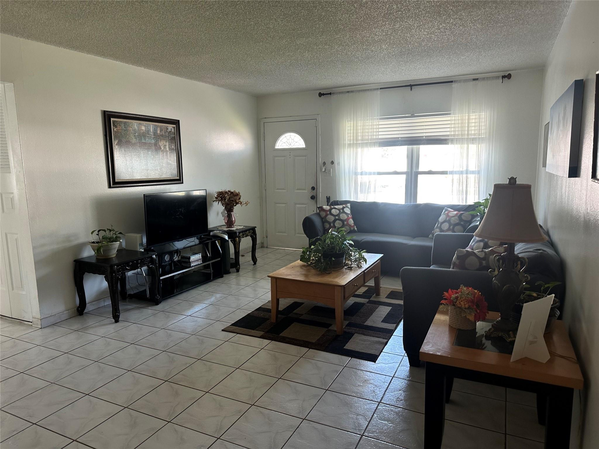 755 Hummingbird Lane Orlando, FL 32825 - Photo 6 of 8 Photo 6