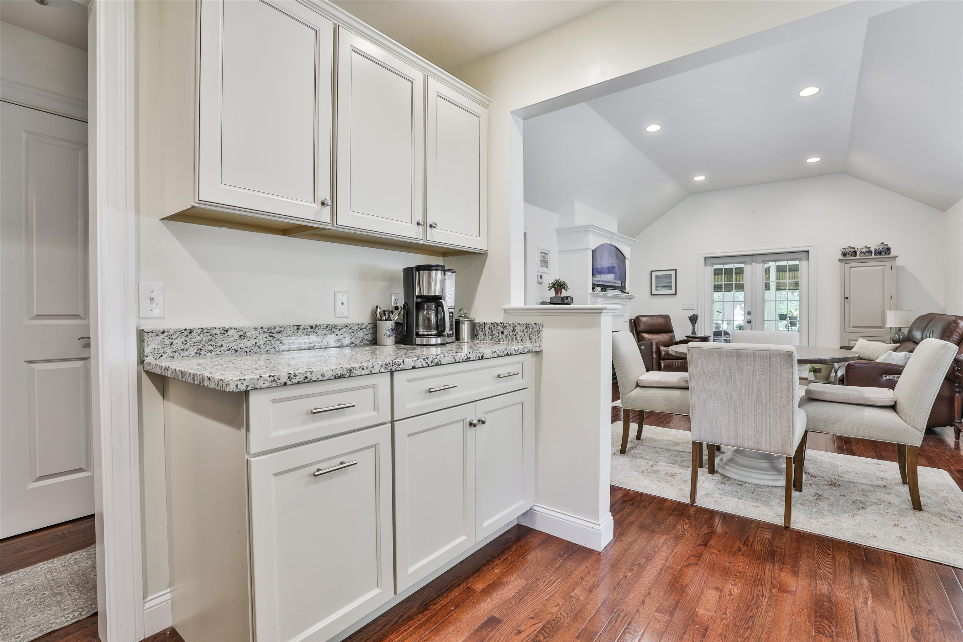 35 Furnival Road Nashua, NH 03064 - Photo 11 of 26