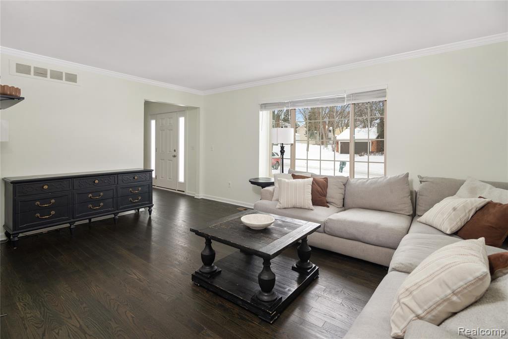 1659 Dennett Lane Rochester Hills, MI 48307 - Photo 6 of 49