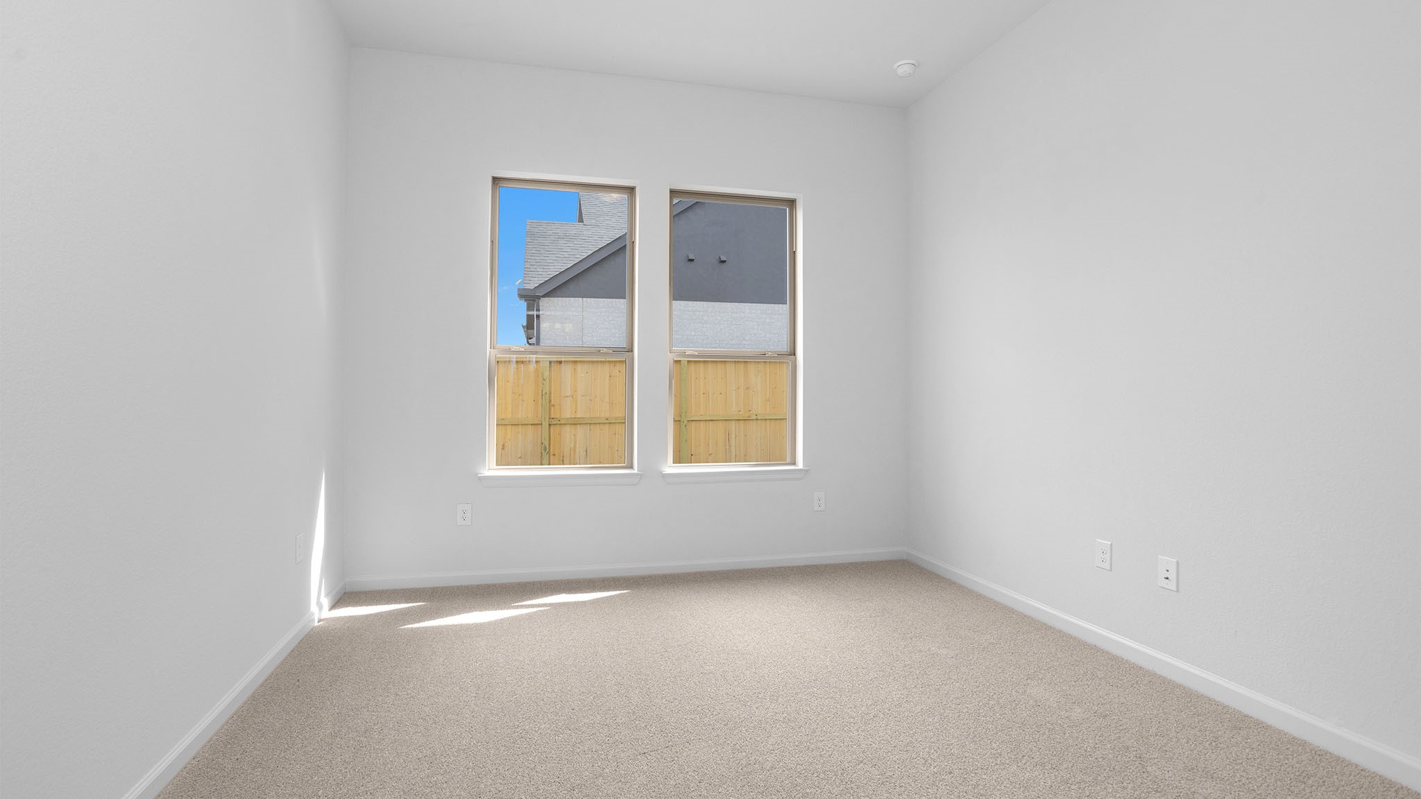 303 Eileen Drive Rosenberg, TX 77471 - Photo 10 of 20 an empty room with a window