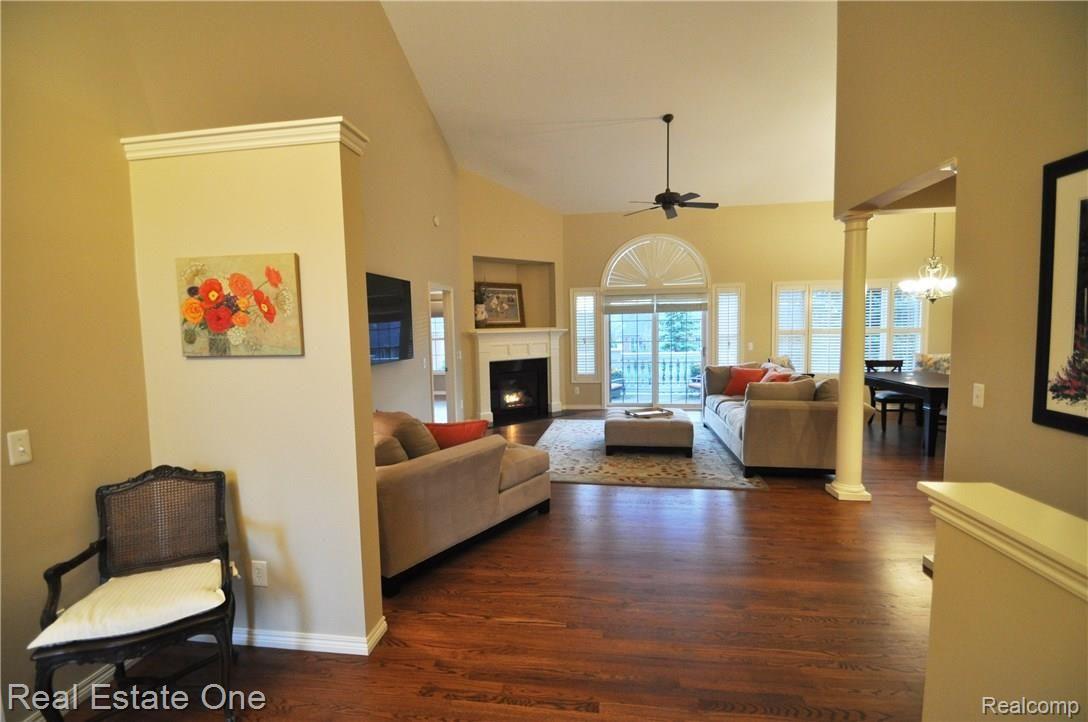 2749 Castlemartin Court Rochester, MI 48306 - Photo 4 of 39 6.JPG