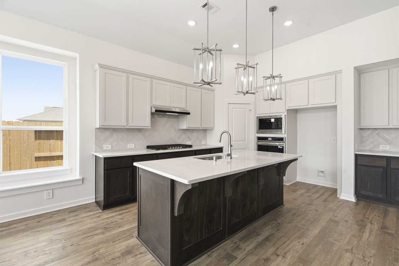 2802 Peach Vly Road Fulshear, TX 77423 - Photo 5 of 23 Kitchen