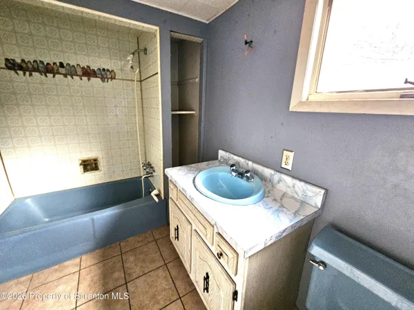 $129,875 | 1703 Highway 502, Moscow, PA 18444