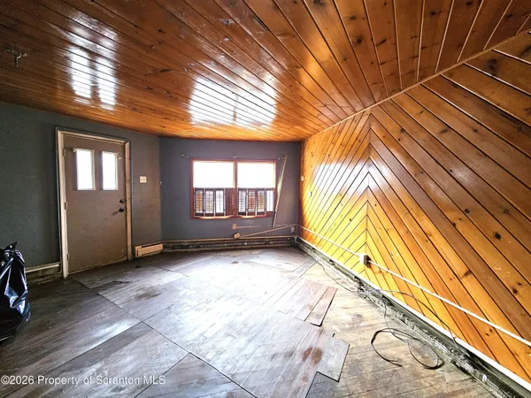 $129,875 | 1703 Highway 502, Moscow, PA 18444