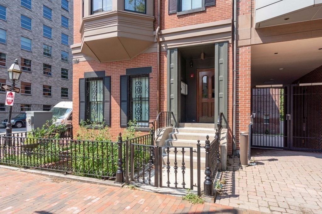 50 Berkeley Street, Unit 7 Boston, MA 02116 - Photo 15 of 17