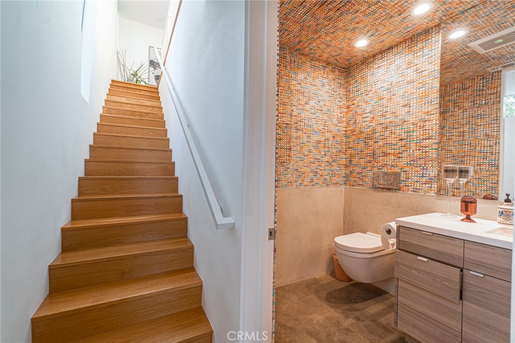 938 Palms Boulevard, Unit 2 Venice, CA 90291 - Photo 6 of 46 a bathroom with a sink toilet and shower