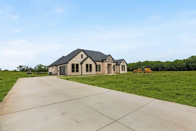 $630,000 | 7637 County Road 1052, Celeste, TX 75423