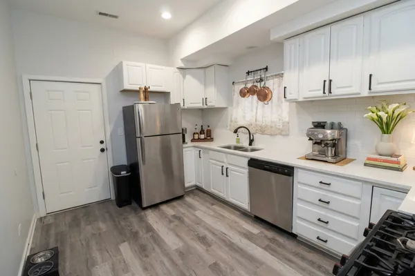 $1,100,000 | 3541 North Damen Avenue, Chicago, IL 60618