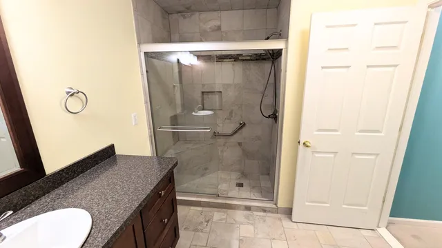 $275,000 | 23721 West Lake Circle, Unit 14, Trenton, MI 48183