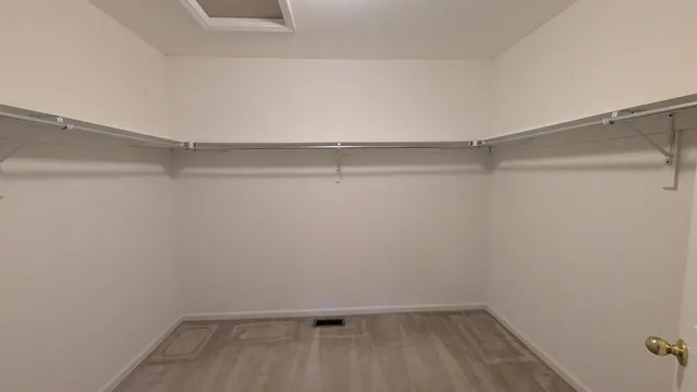 $275,000 | 23721 West Lake Circle, Unit 14, Trenton, MI 48183